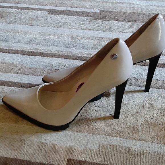 Calvin Klein Classy & Comfy Pump Heels - Picture 1 of 3